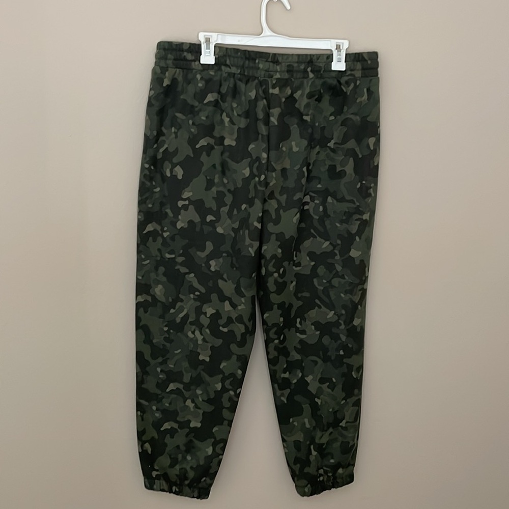 Women’s Camouflage Jogger Pants